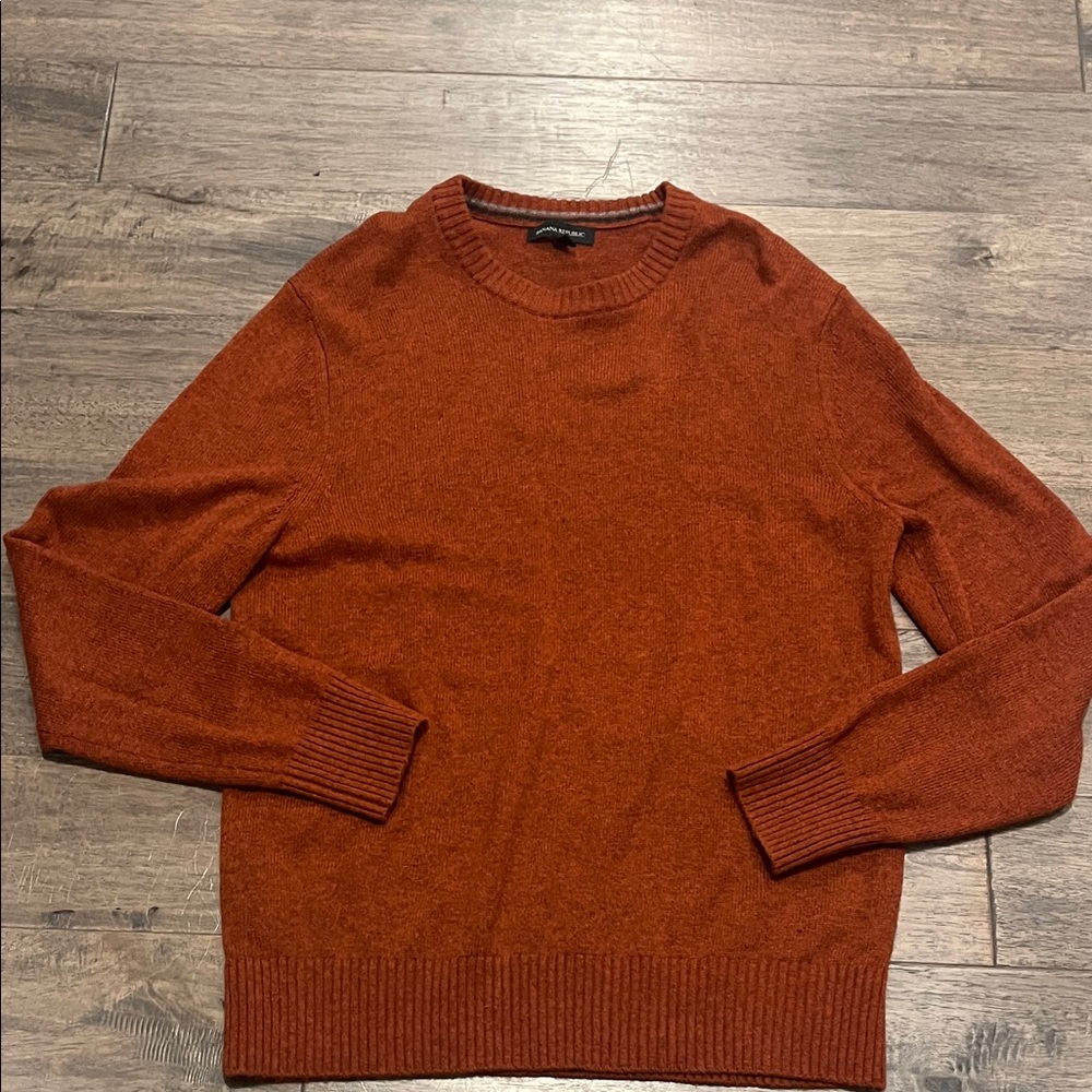 Banana Republic Men's Burnt Orange Crewneck Sweater